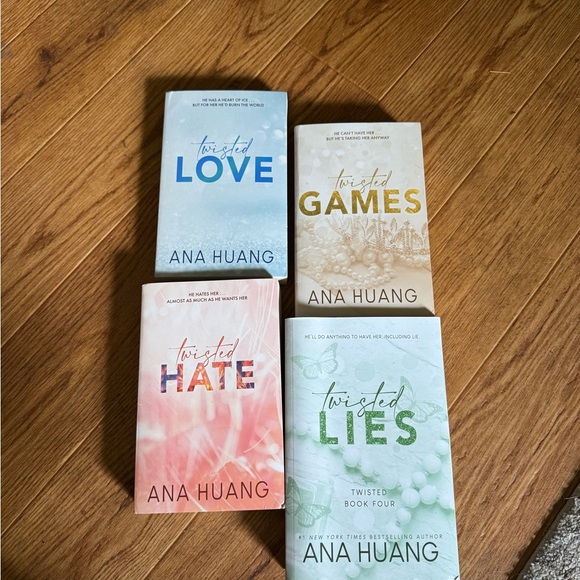Twisted Series Book Set - Multicolor